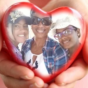 Meet your Posher, Kimenis